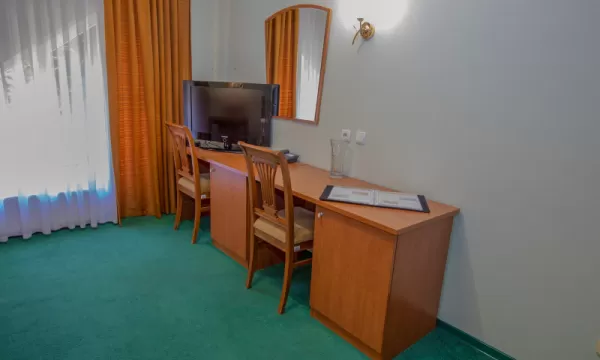 Номер стандарт семейный 1 категории в санатории Вилла Арнест в городе Кисловодске - фотография