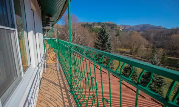 Номер улучшенный однокомнатный 1 категории в санатории Вилла Арнест в городе Кисловодске - фотография