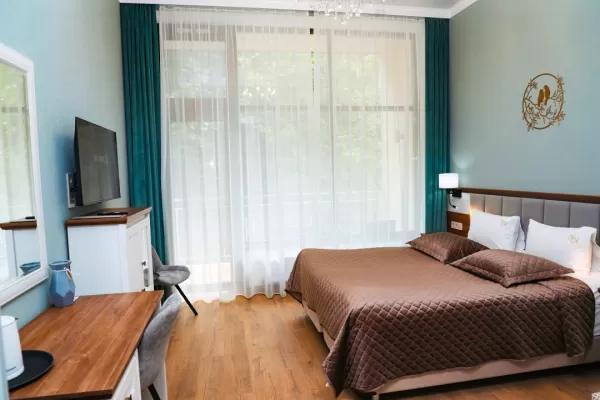 Номер «Стандарт» в корпусе «София» в санатории «Вилла Арнест» в Кисловодске - фотография