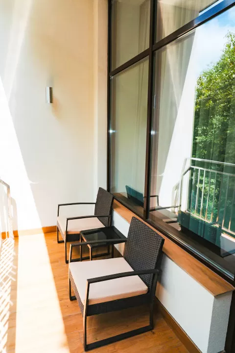 Номер «Стандарт» в корпусе «София» в санатории «Вилла Арнест» в Кисловодске - фотография