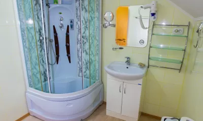 Номер стандарт семейный 1 категории в санатории Вилла Арнест в городе Кисловодске - фотография