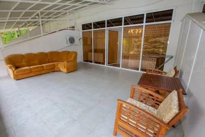 Номер «Люкс Комфорт» в санатории Вилла Арнест в городе Кисловодске - фотография